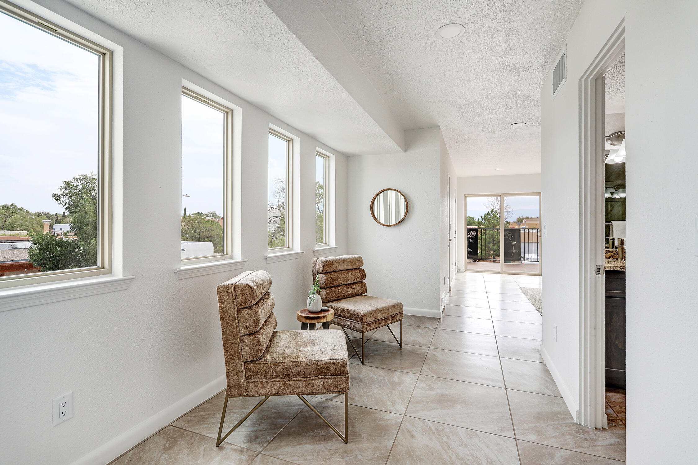 656 Lakeview Circle, Rio Rancho, New Mexico image 25