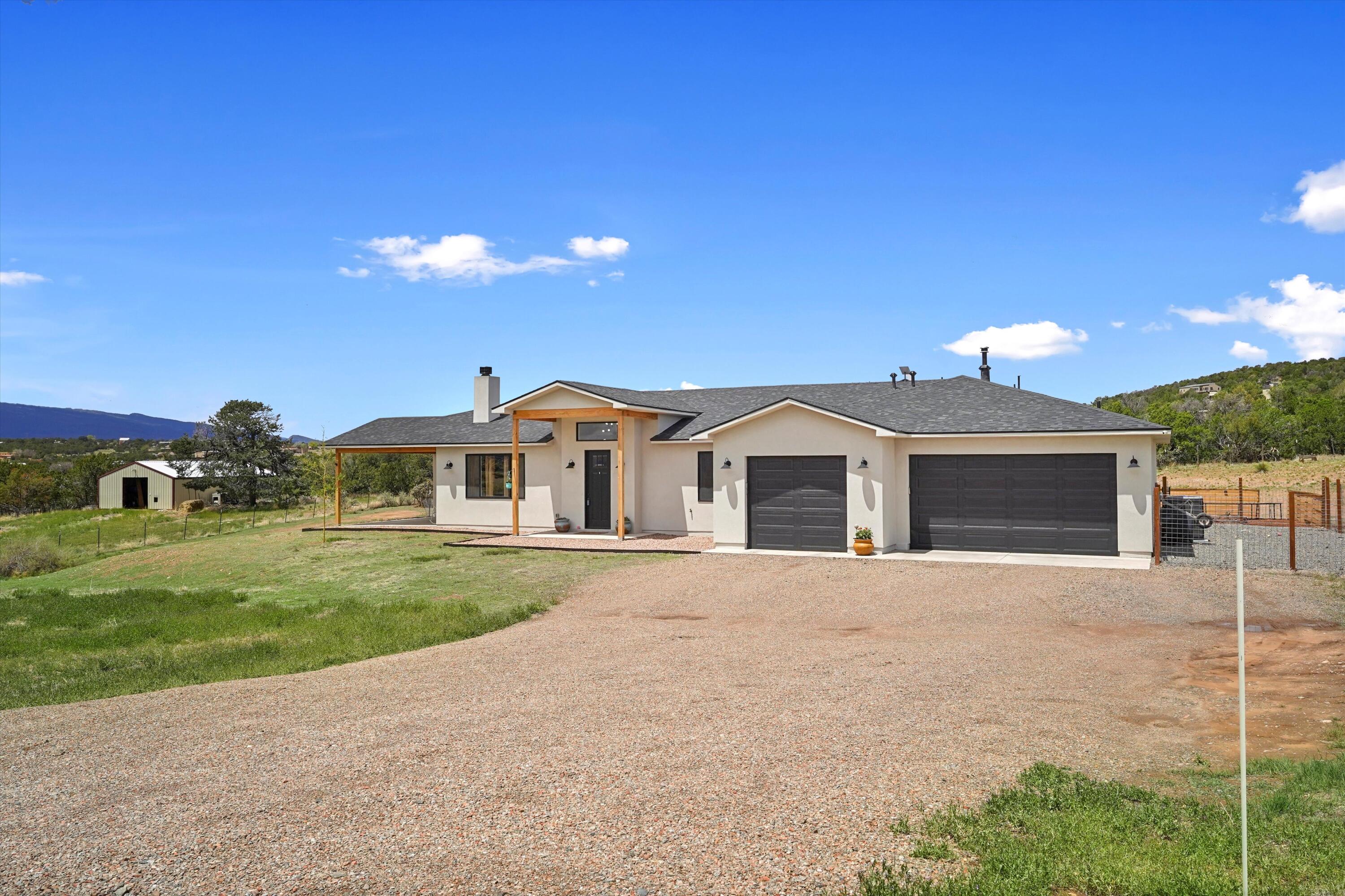 11 Ultimate Court, Edgewood, New Mexico image 2