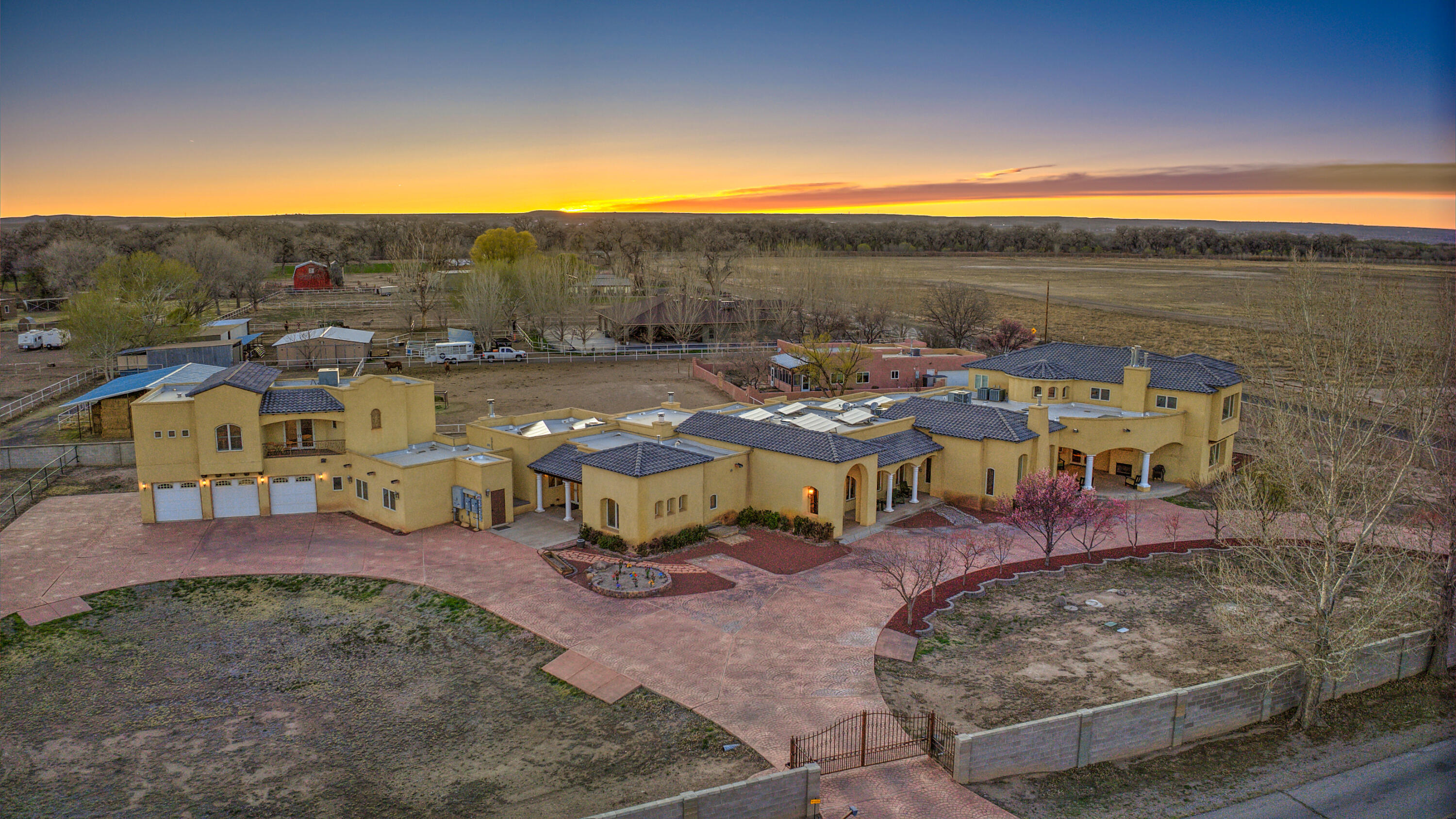 Photo 2 of 66 of 800 Salida Sandia SW house