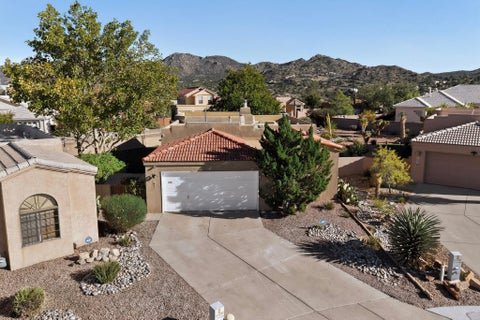 Photo of 427 Serenity Court SE, Albuquerque, NM 87123 (MLS # 1112599)