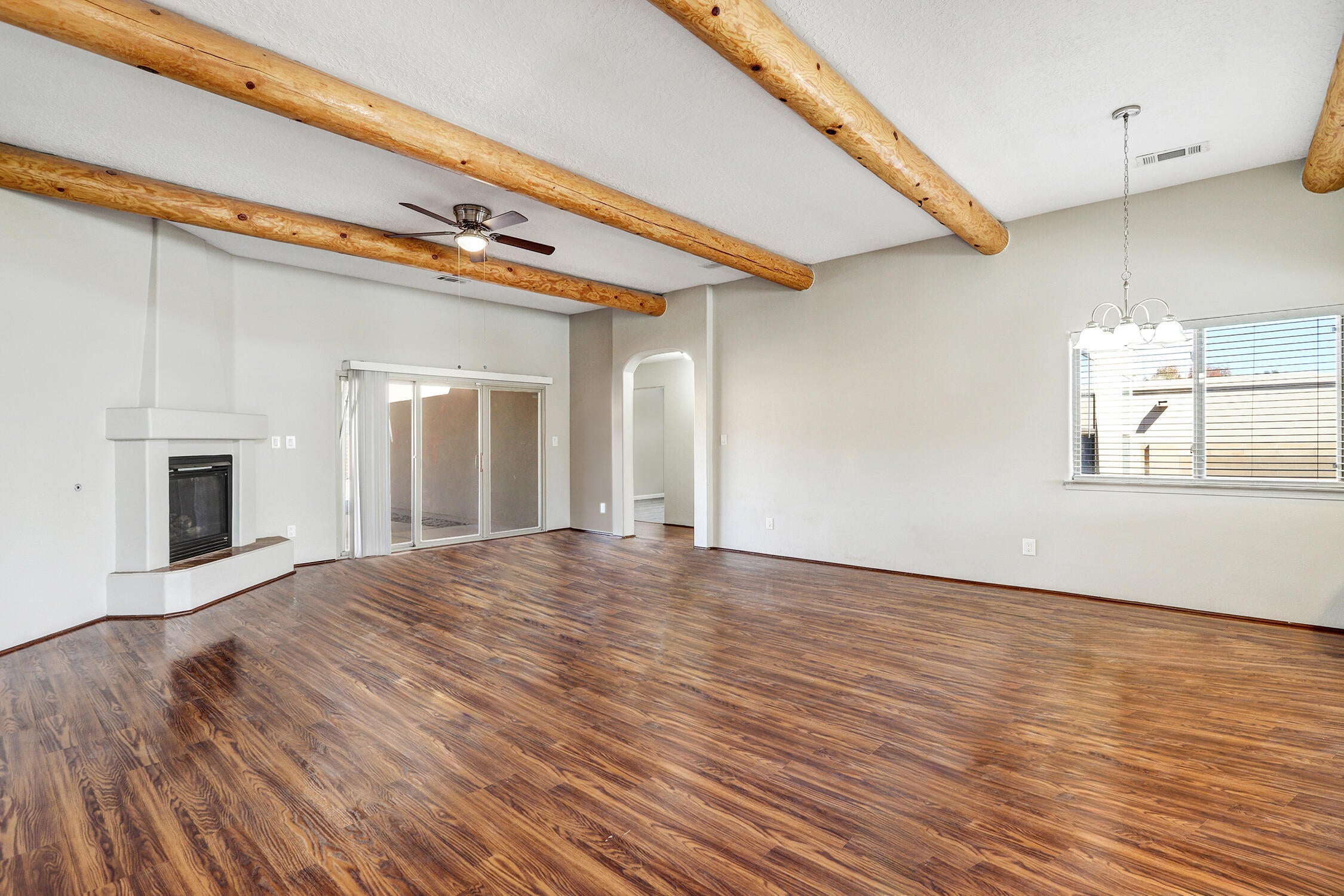 937 Loma Pinon Loop NE