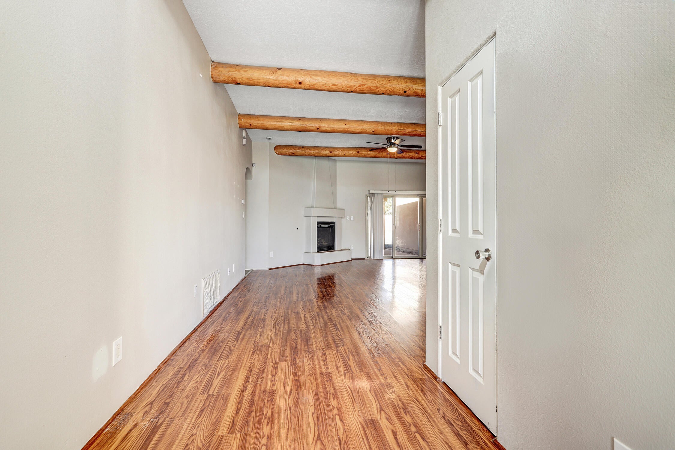 937 Loma Pinon Loop NE