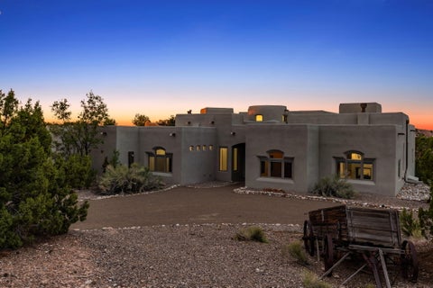 Photo of 35 Calle Del Norte, Placitas, NM 87043 (MLS # 1110628)