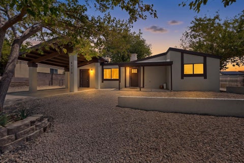 Photo of 4720 Tennessee Street NE, Albuquerque, NM 87109 (MLS # 1107012)