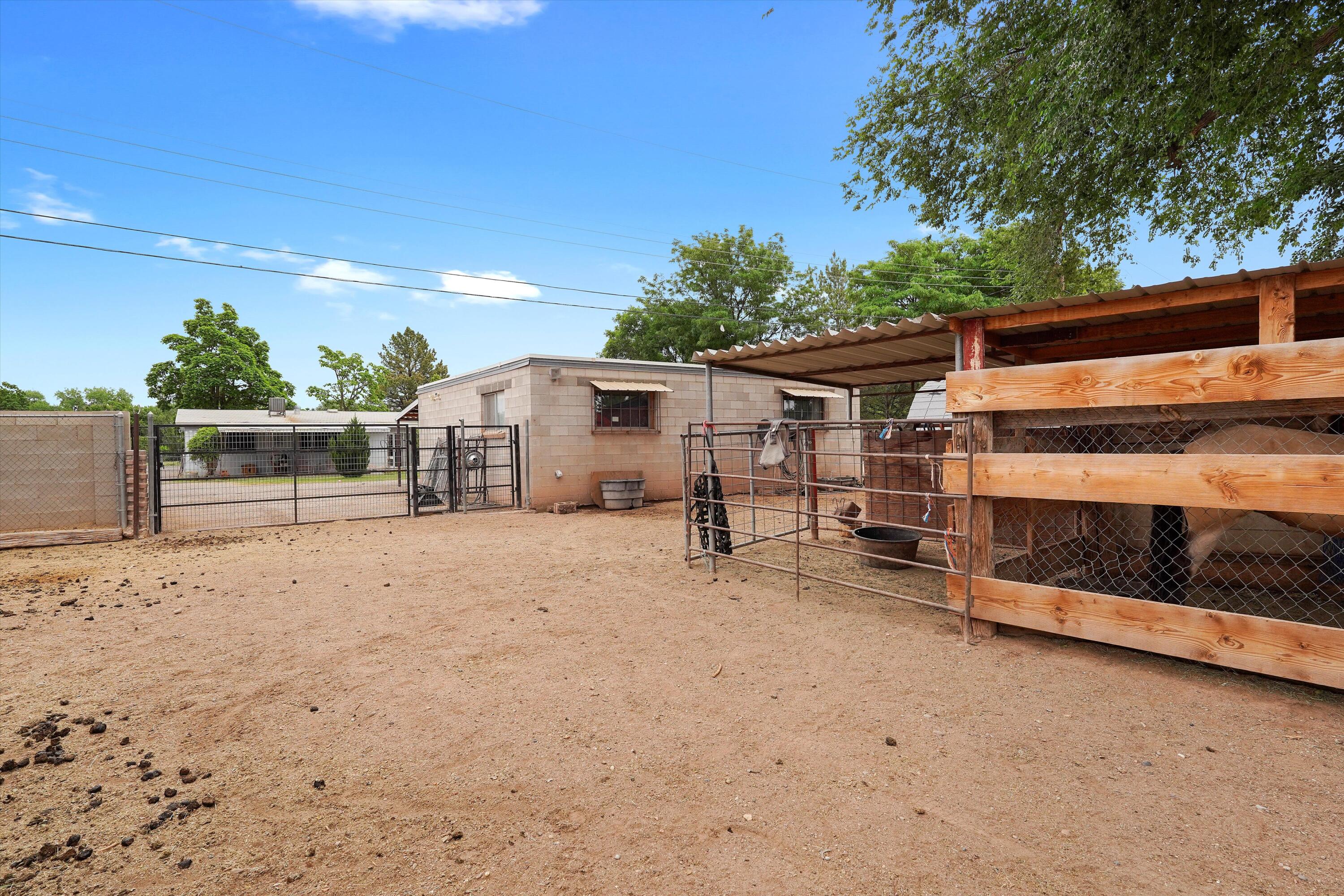 2836 La Fonda Drive, Albuquerque, New Mexico image 35