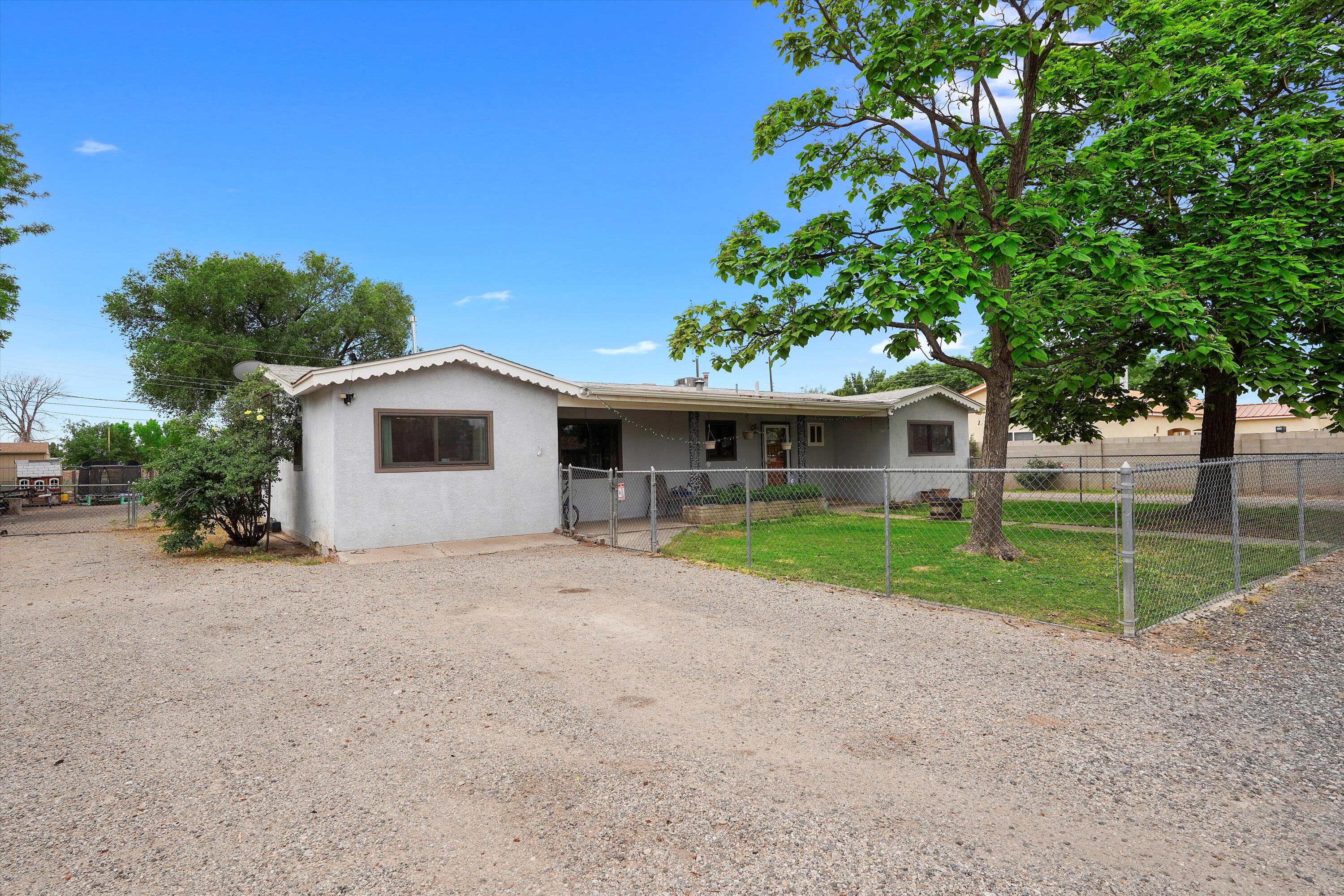 2836 La Fonda Drive, Albuquerque, New Mexico image 2