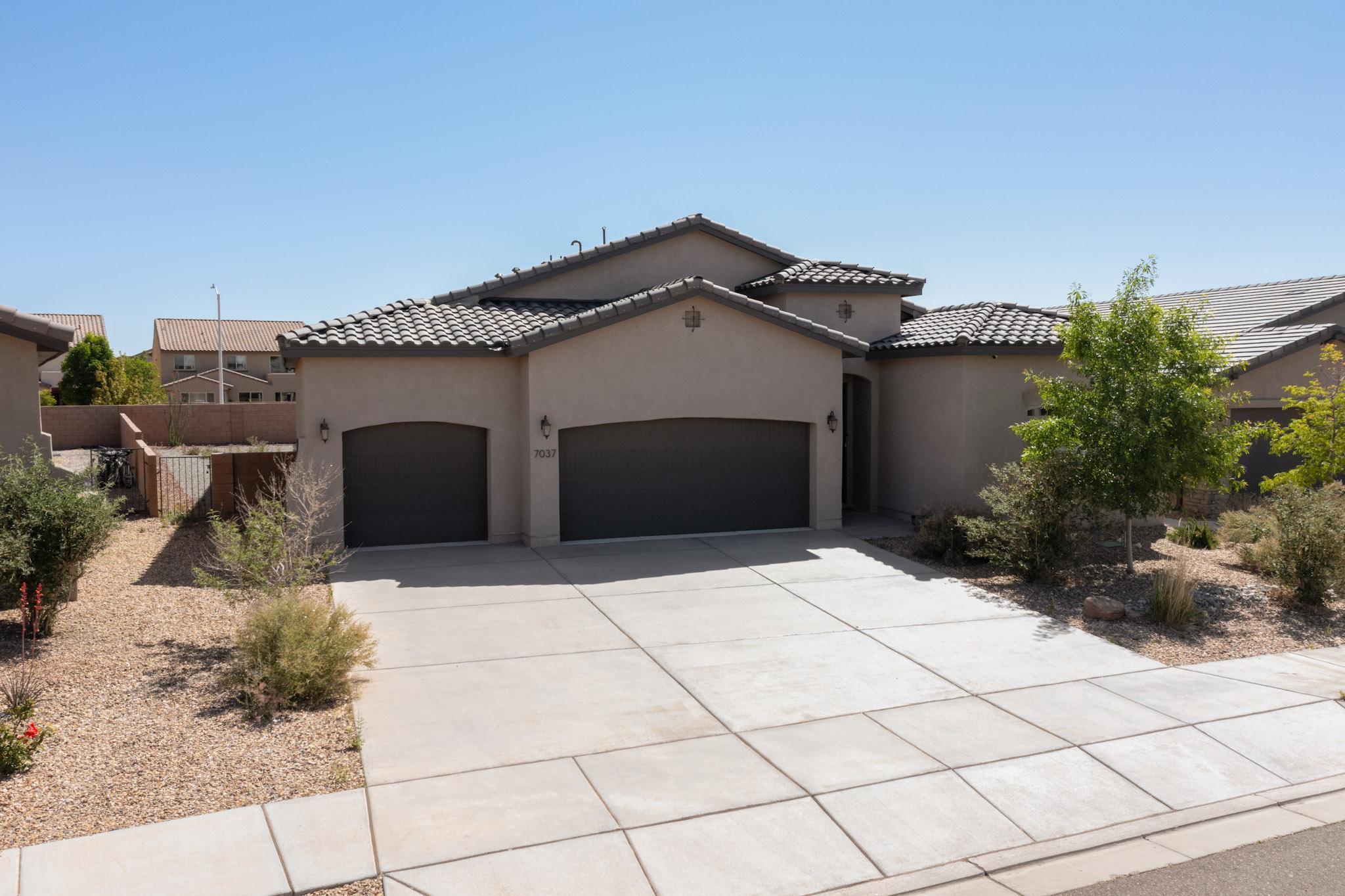 7037 Cleary Loop, Rio Rancho, New Mexico image 1
