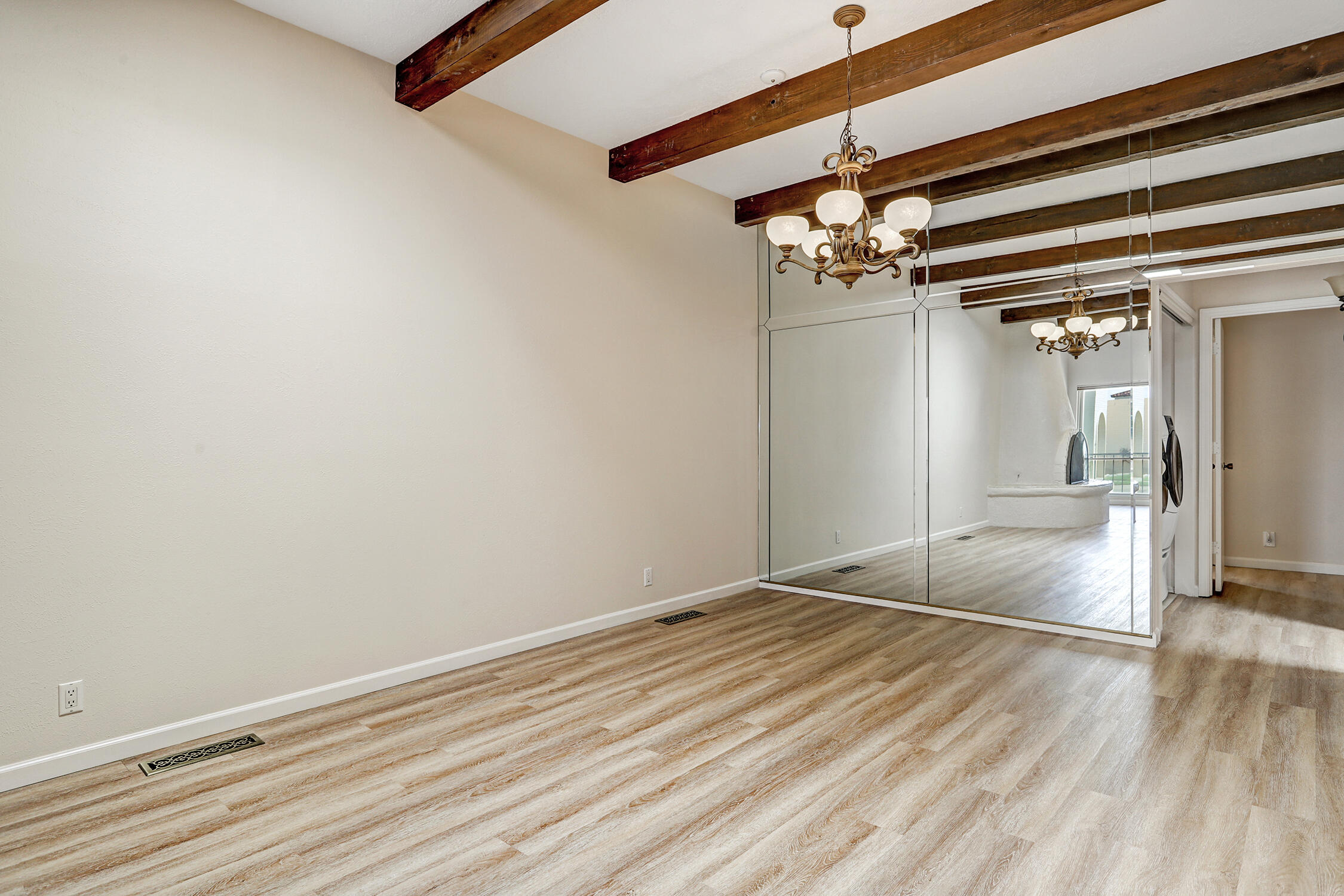 1415 Wagon Train Drive SE