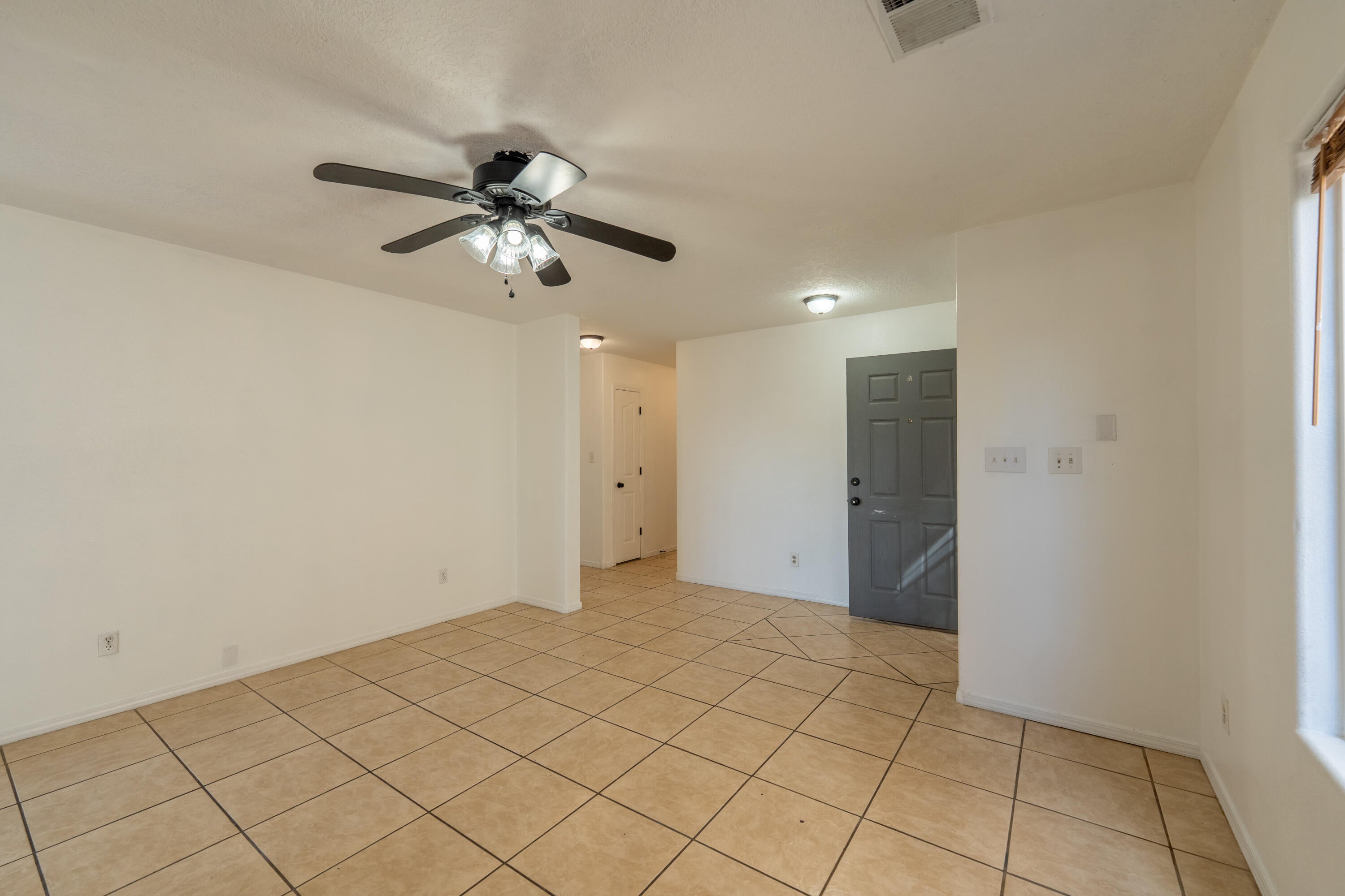 512 Desert Maize Drive SW