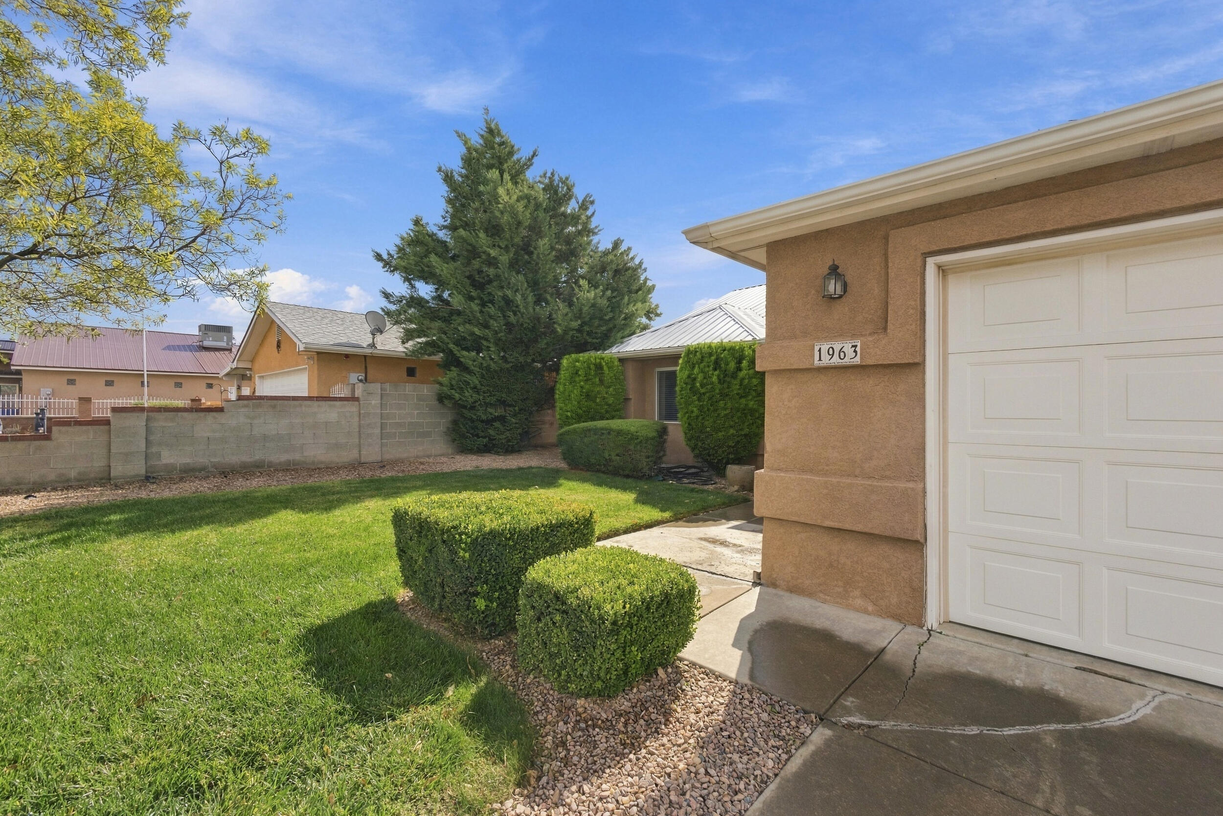 1963 Valley View Drive SW
