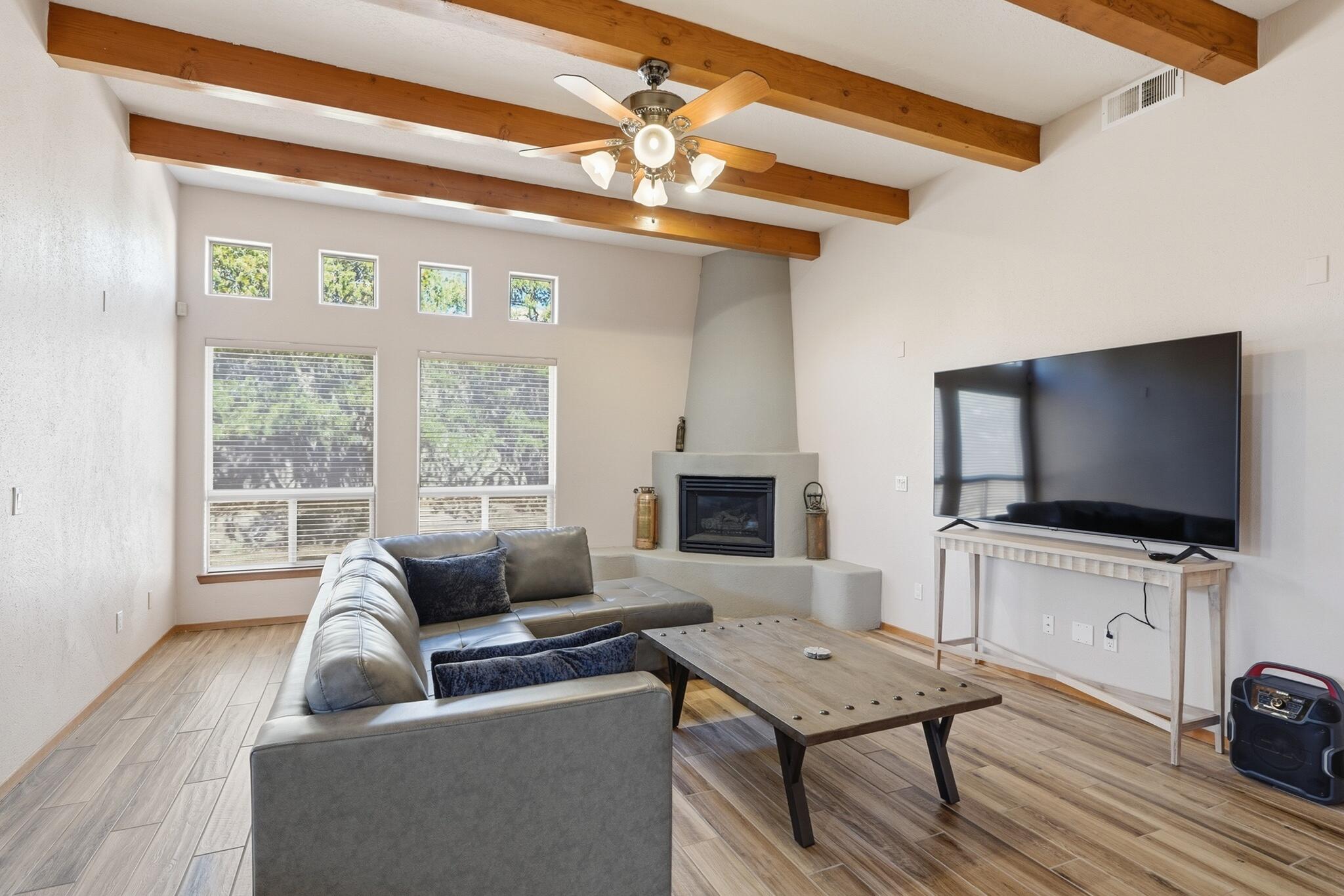 4419 Campo De Maiz Road NW