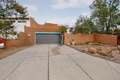 Townhouse For Sale - 700 Lakeview Circle<br/> Rio Rancho, NM 87124