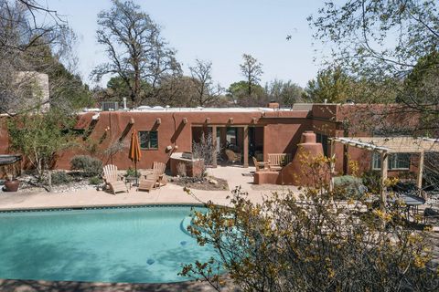 Photo of 2416 Arbor Road NW, Albuquerque, NM 87107 (MLS # 1100717)