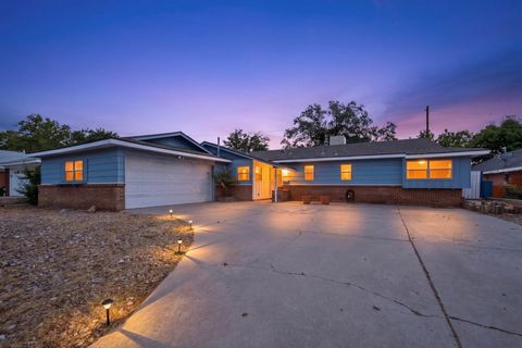 Photo of 9004 Hannett Avenue NE, Albuquerque, NM 87112 (MLS # 1104422)