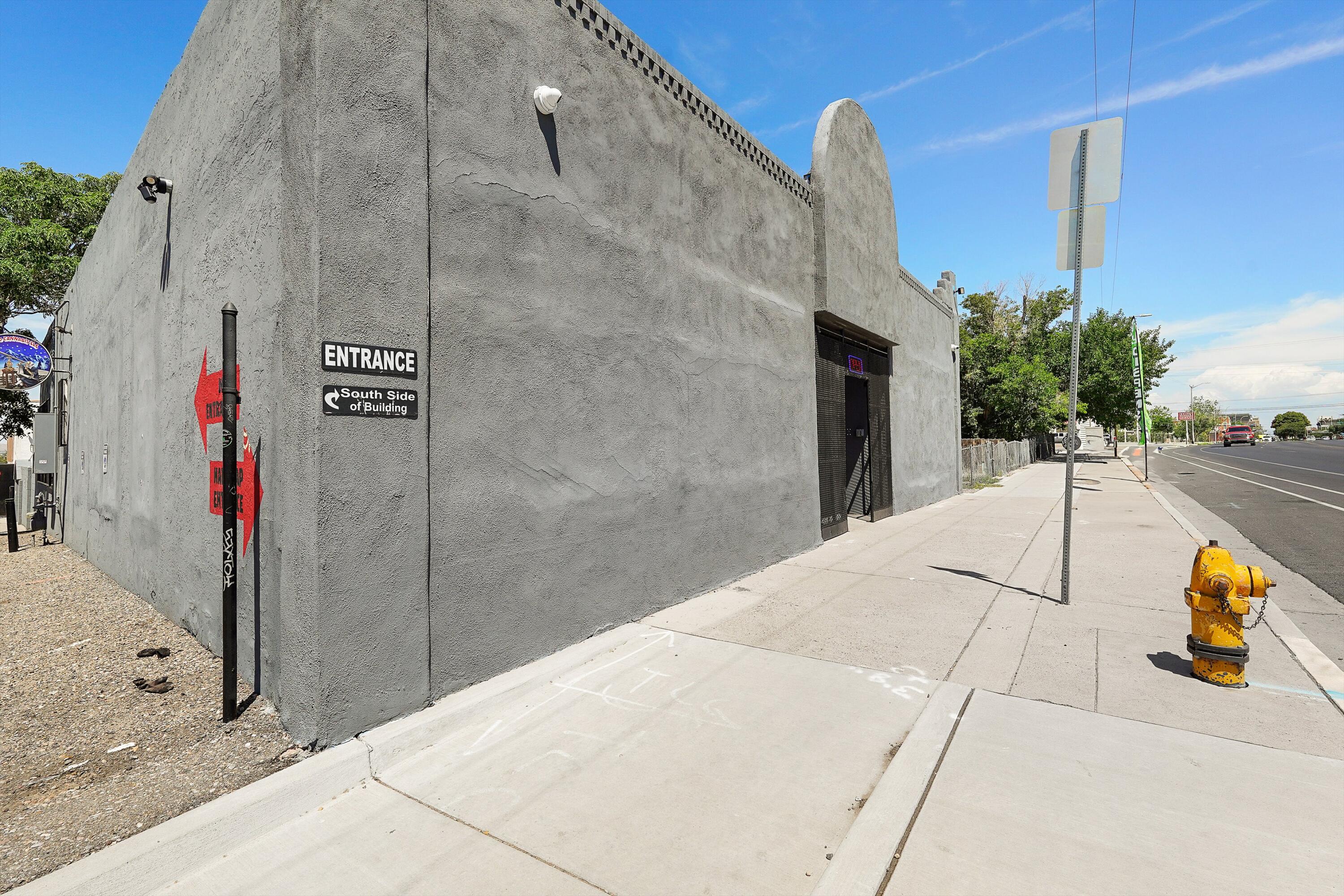 635 & 637 BROADWAY Boulevard SE