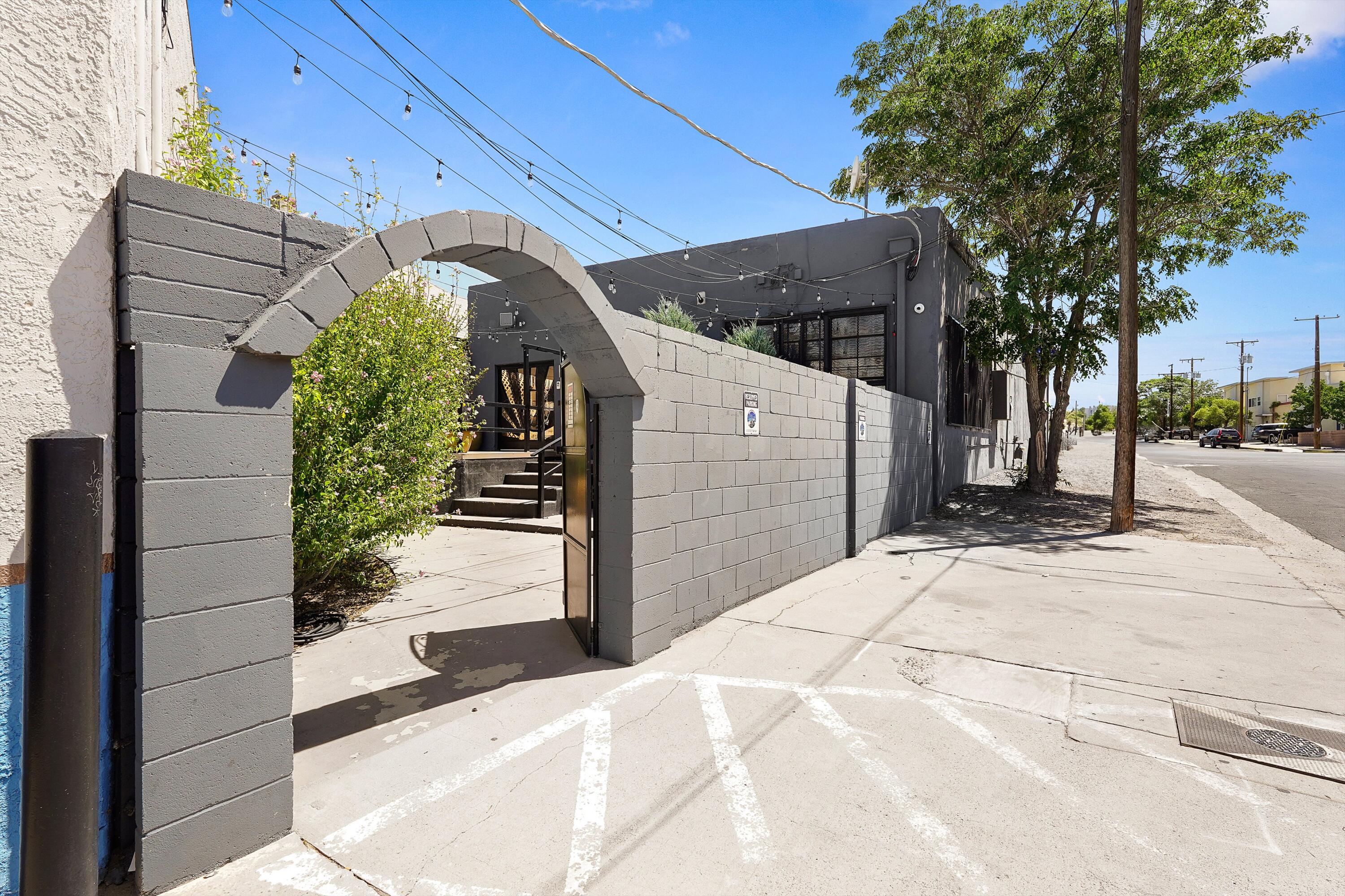 635 & 637 BROADWAY Boulevard SE