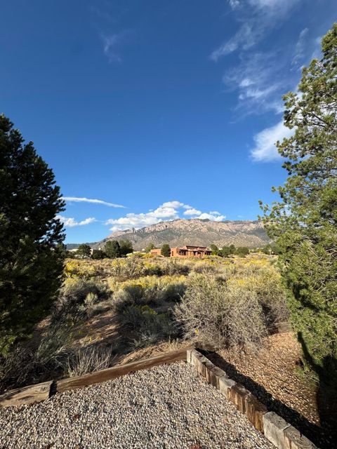 Photo of 925 TRAMWAY Lane NE, Albuquerque, NM 87122 (MLS # 1092662)