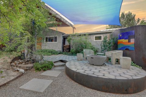 Photo of 2702 Morrow Road NE, Albuquerque, NM 87106 (MLS # 1088936)