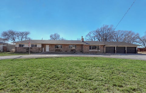 Photo of 975 N Bosque Loop, Bosque Farms, NM 87068 (MLS # 1110610)
