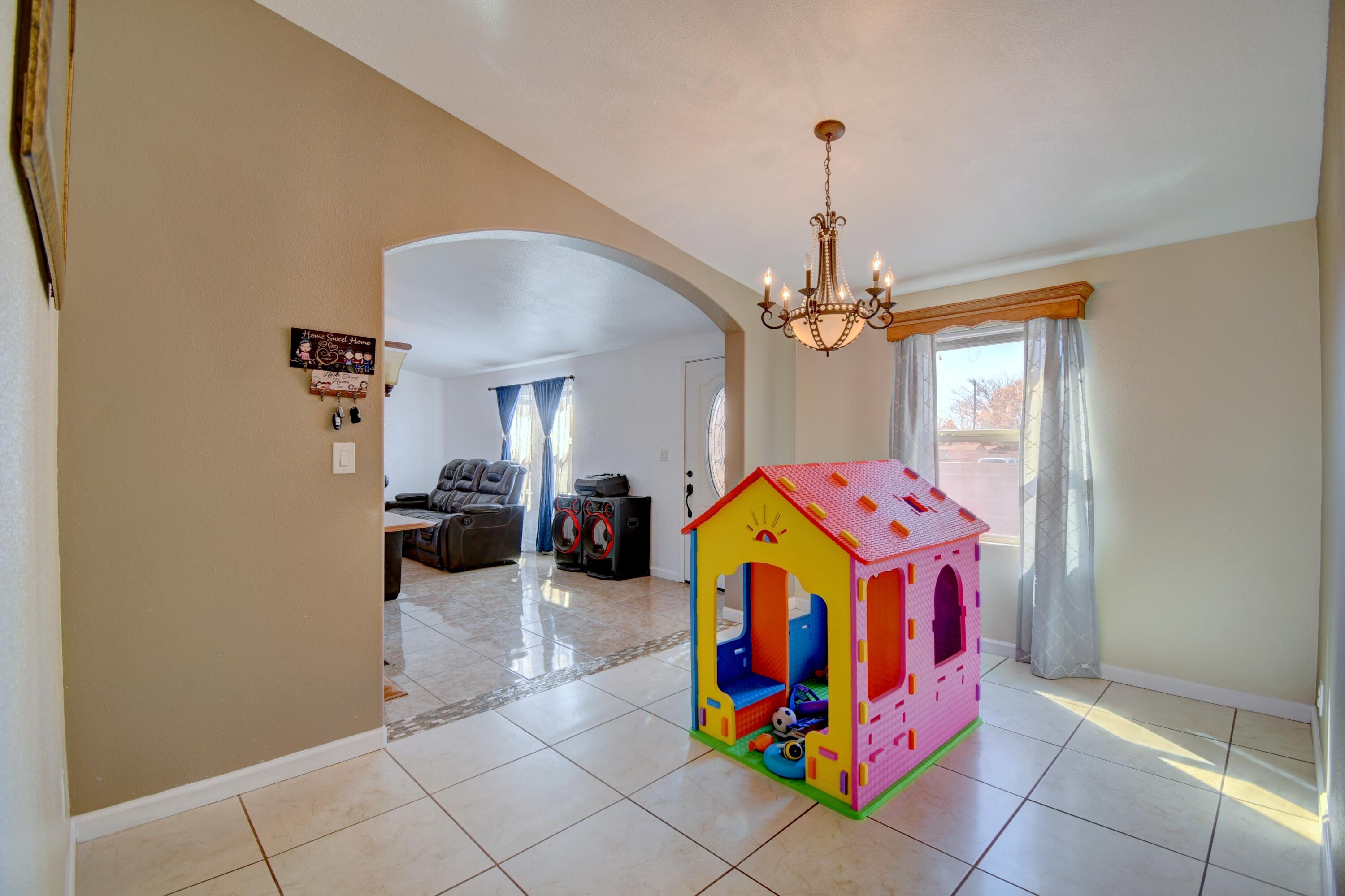 209 Camino Cuatro, Albuquerque, New Mexico image 8