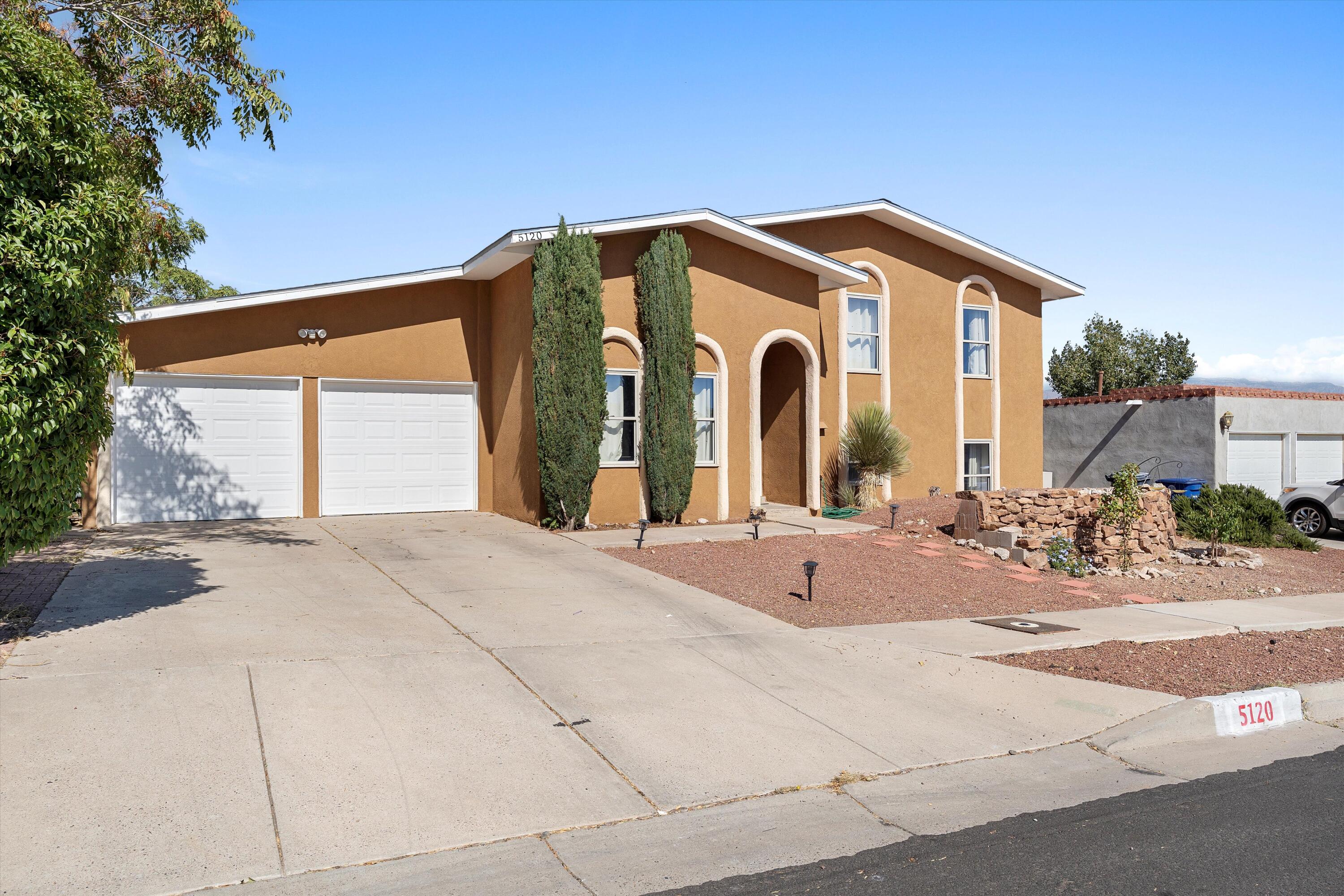 5120 Spinning Wheel Road, Albuquerque, New Mexico image 2