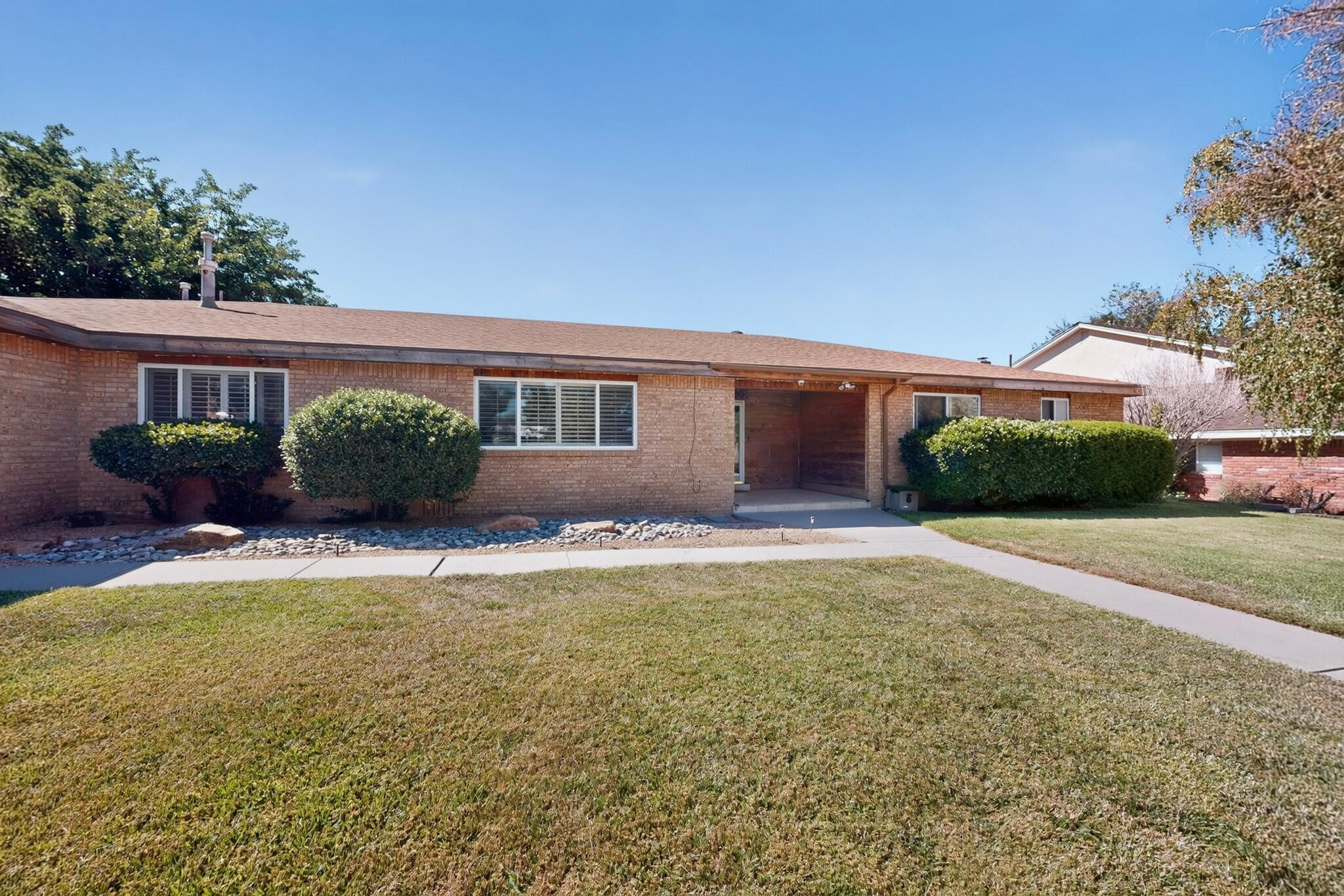 12412 Casa Grande Avenue NE