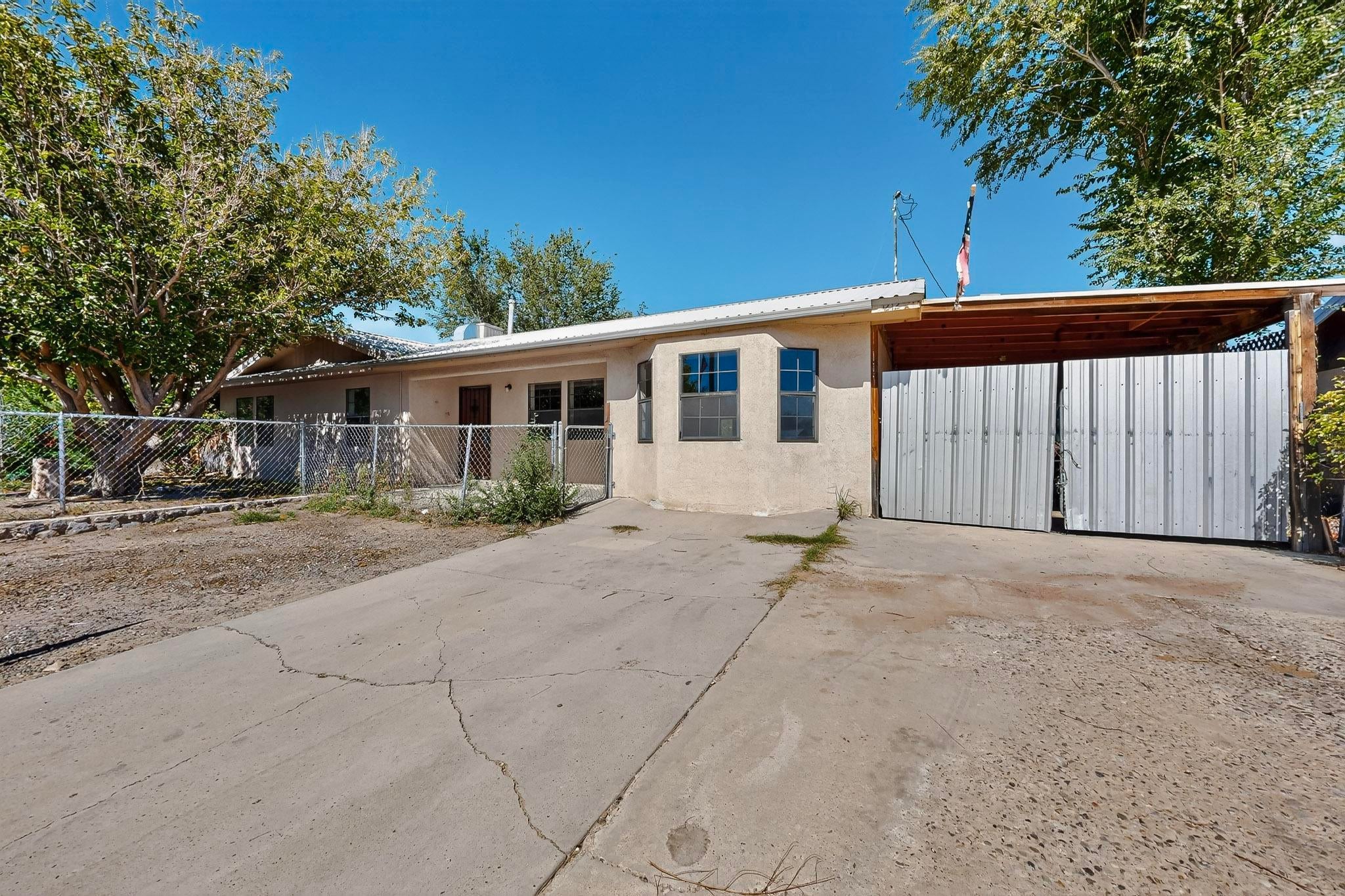 1212 W Didier Avenue