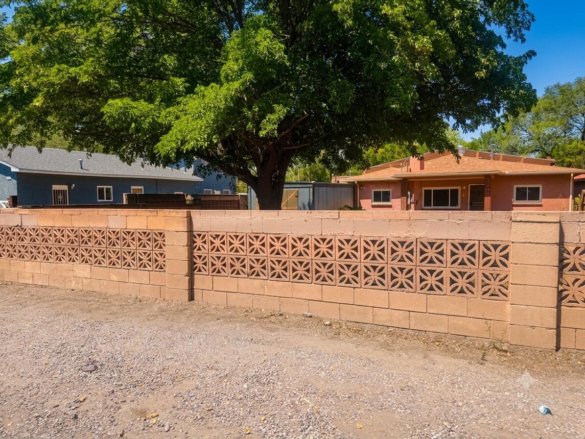 2005 Tapia Boulevard SW