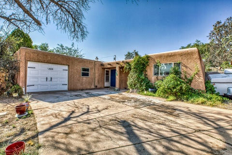 Photo of 5639 Camino Canada NW, Albuquerque, NM 87114 (MLS # 1111702)