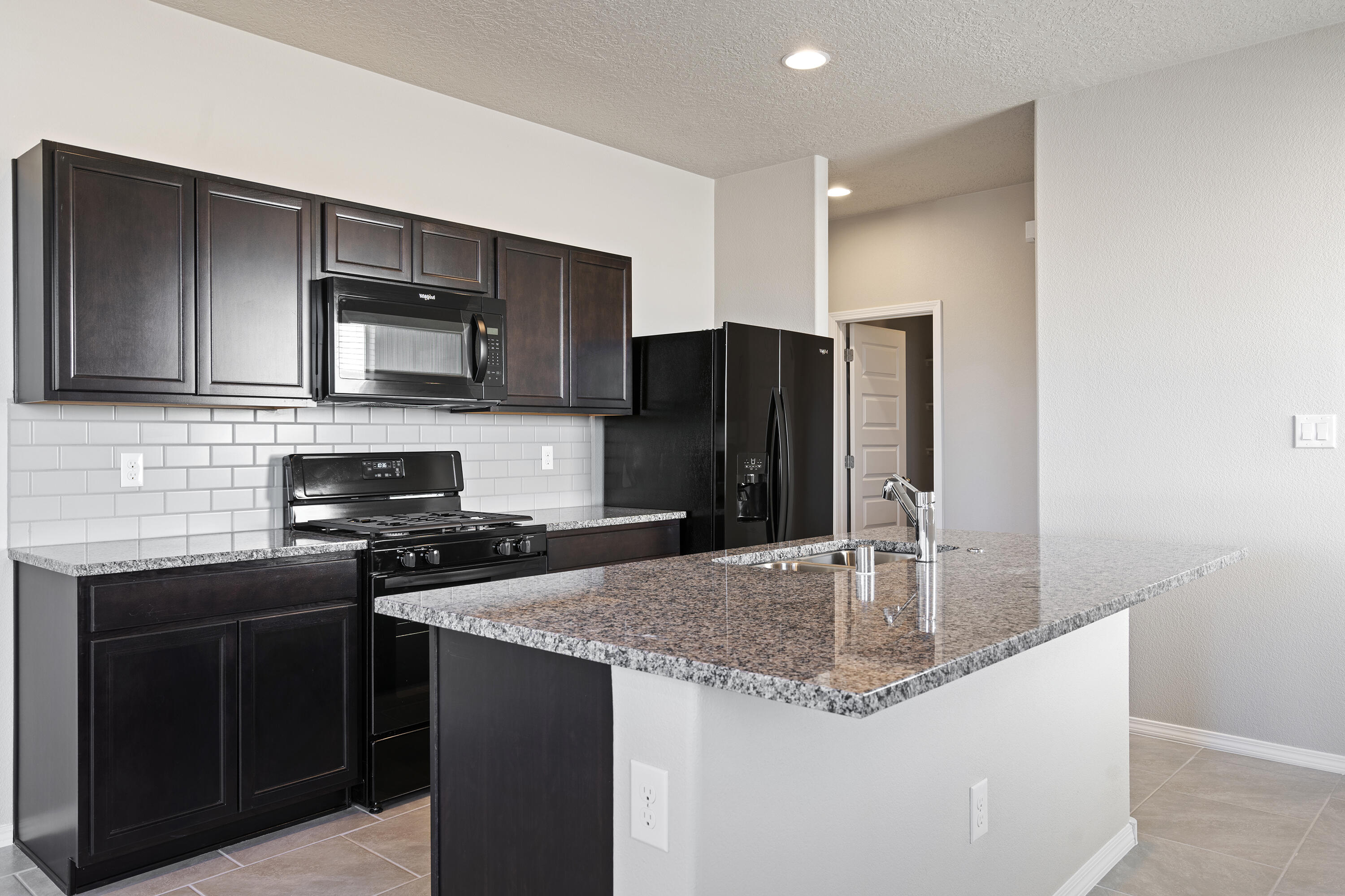 2469 Balcomie Street, Rio Rancho, New Mexico image 2