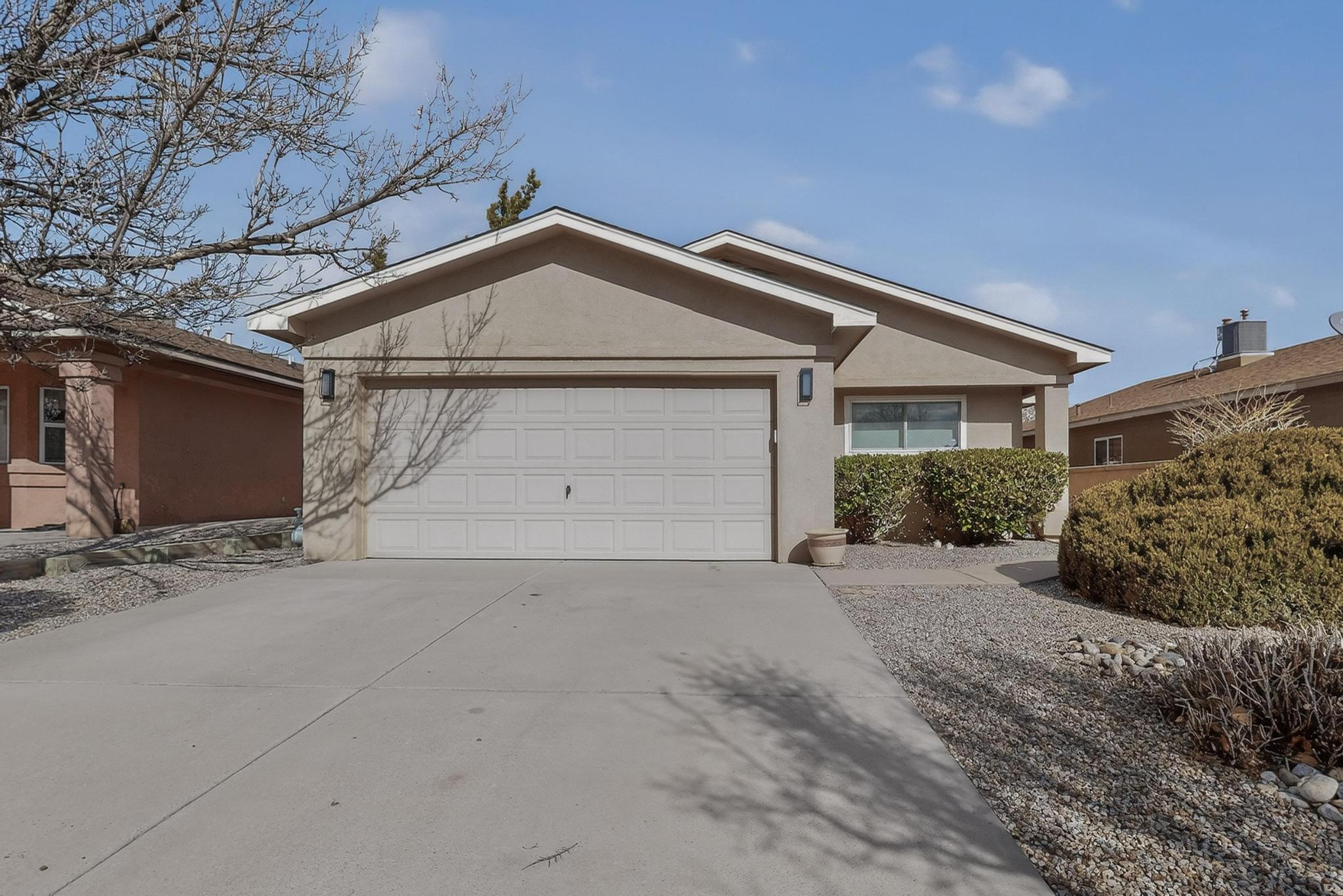 705 Santa Fe Meadows Drive NE