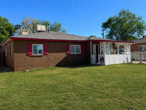 Photo of 8819 Menaul Boulevard NE, Albuquerque, NM 87112 (MLS # 1101779)