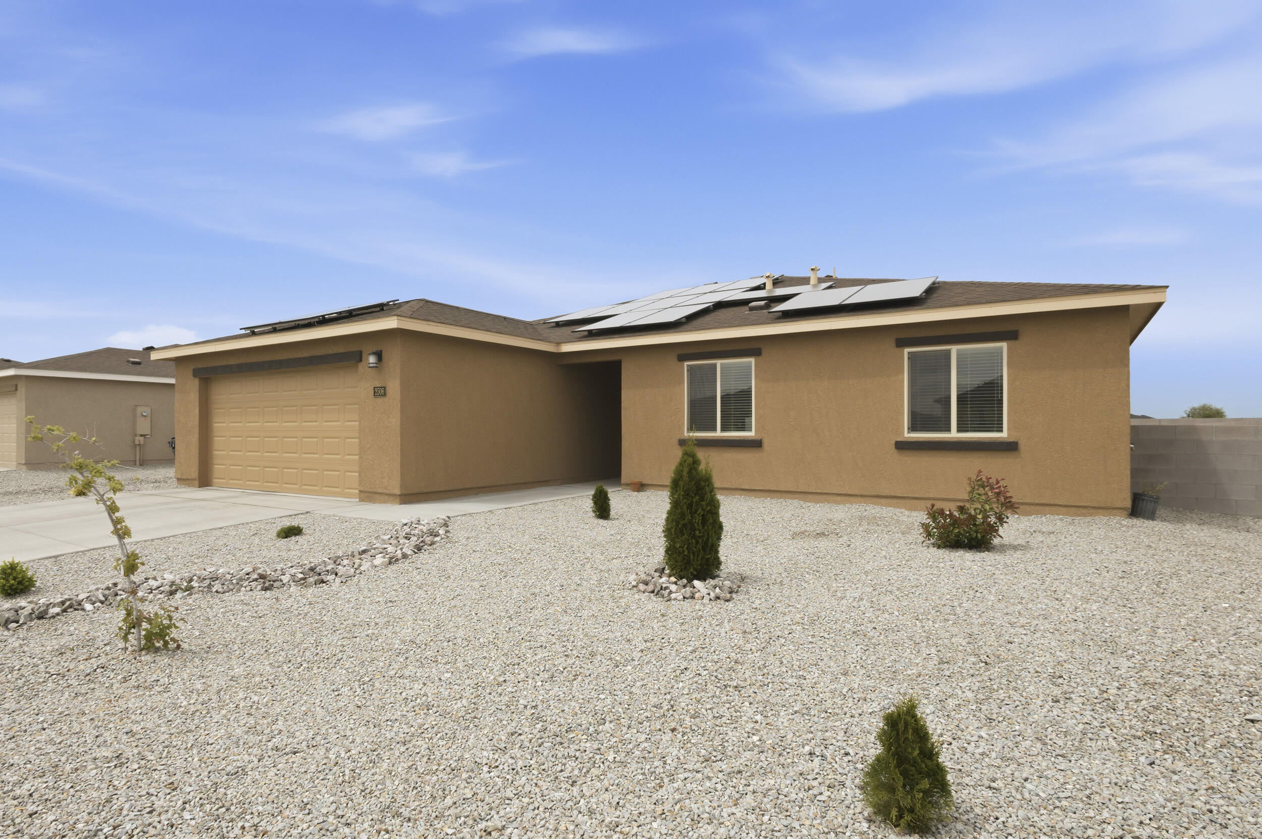 2506 Calle Del Los Claveles