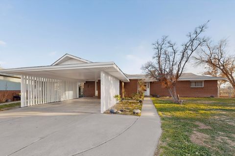 Photo of 1605 Edith Drive, Belen, NM 87002 (MLS # 1095447)