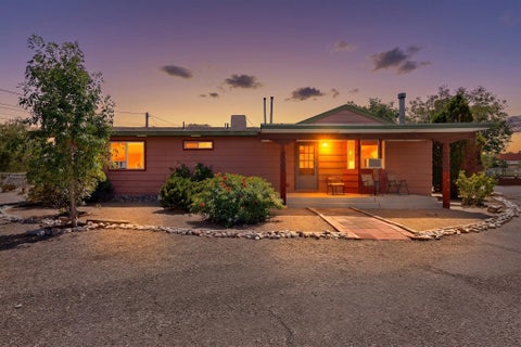 Photo of 103 Green Valley Road NW, Albuquerque, NM 87107 (MLS # 1106766)