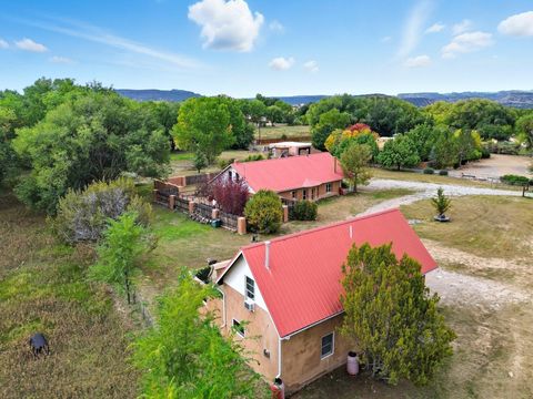 Photo of 40 COUNTY ROAD 84B Road, Santa Fe, NM 87506 (MLS # 1092749)