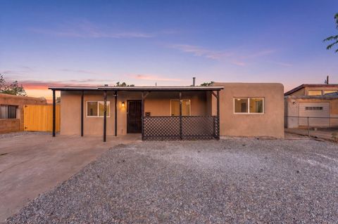 Photo of 2507 Alvarado Drive NE, Albuquerque, NM 87110 (MLS # 1102749)