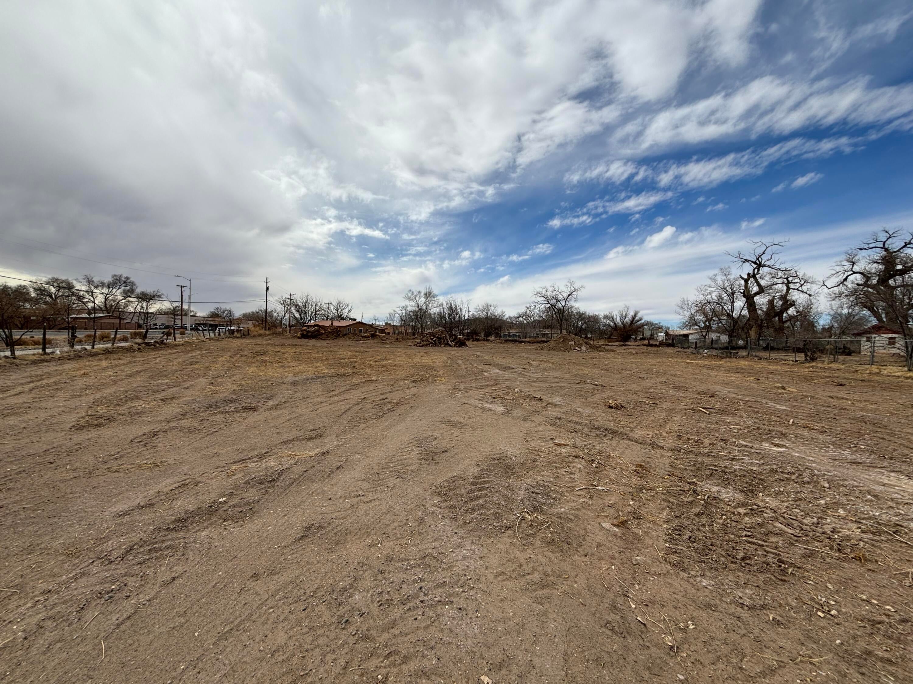 461 LOS LENTES Road SE