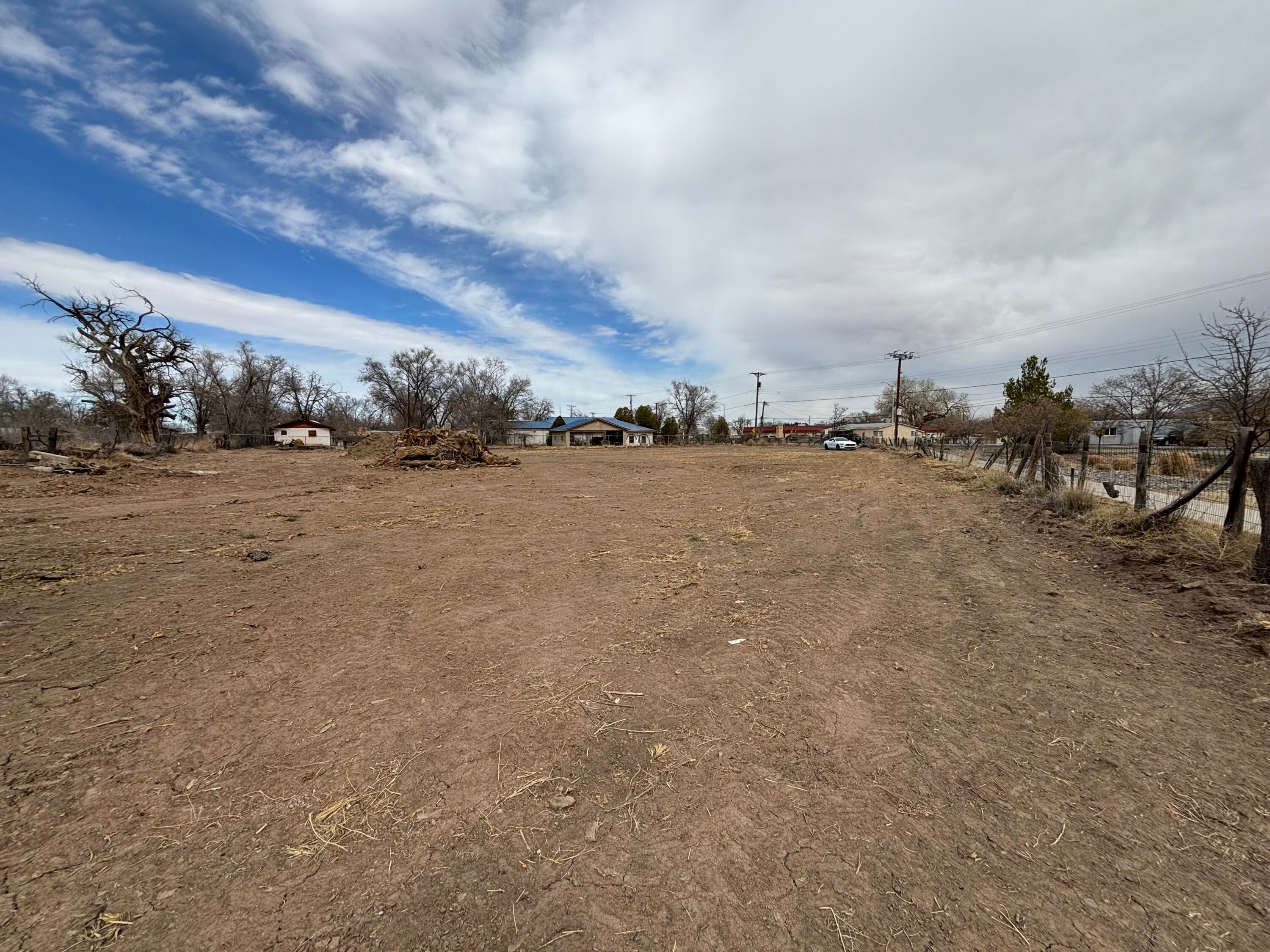 461 LOS LENTES Road SE