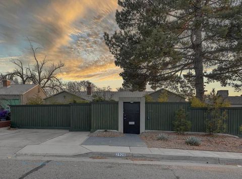 Photo of 2920 Santa Clara Avenue SE, Albuquerque, NM 87106 (MLS # 1094648)