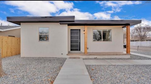 Photo of 1144 Buena Vista Drive SE, Albuquerque, NM 87106 (MLS # 1099670)
