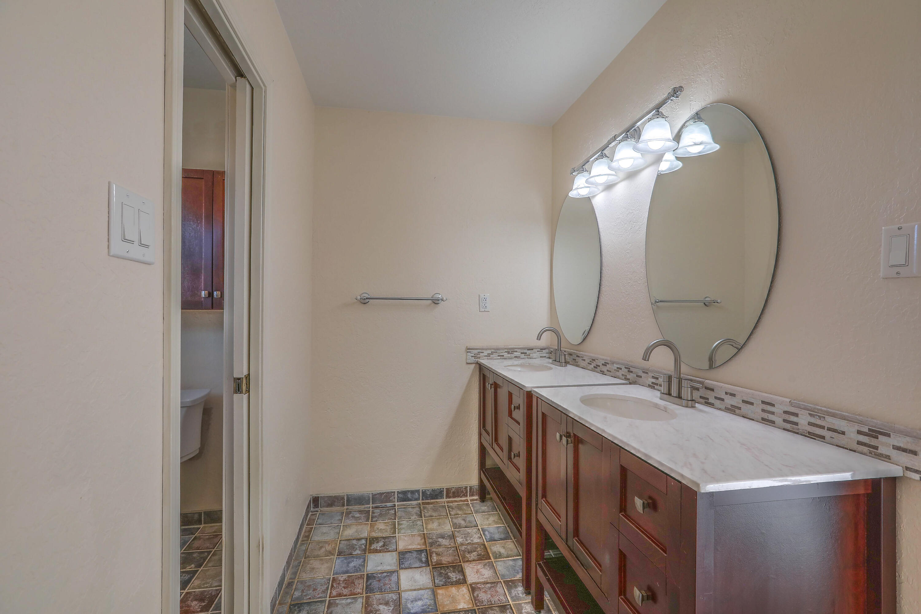 2512 Punta De Vista Drive, Albuquerque, New Mexico image 17