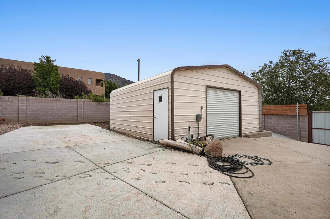3720 Big Bend Road NE