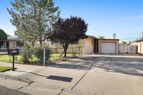 Photo of 1612 Towner Avenue NW, Albuquerque, NM 87104 (MLS # 1109642)