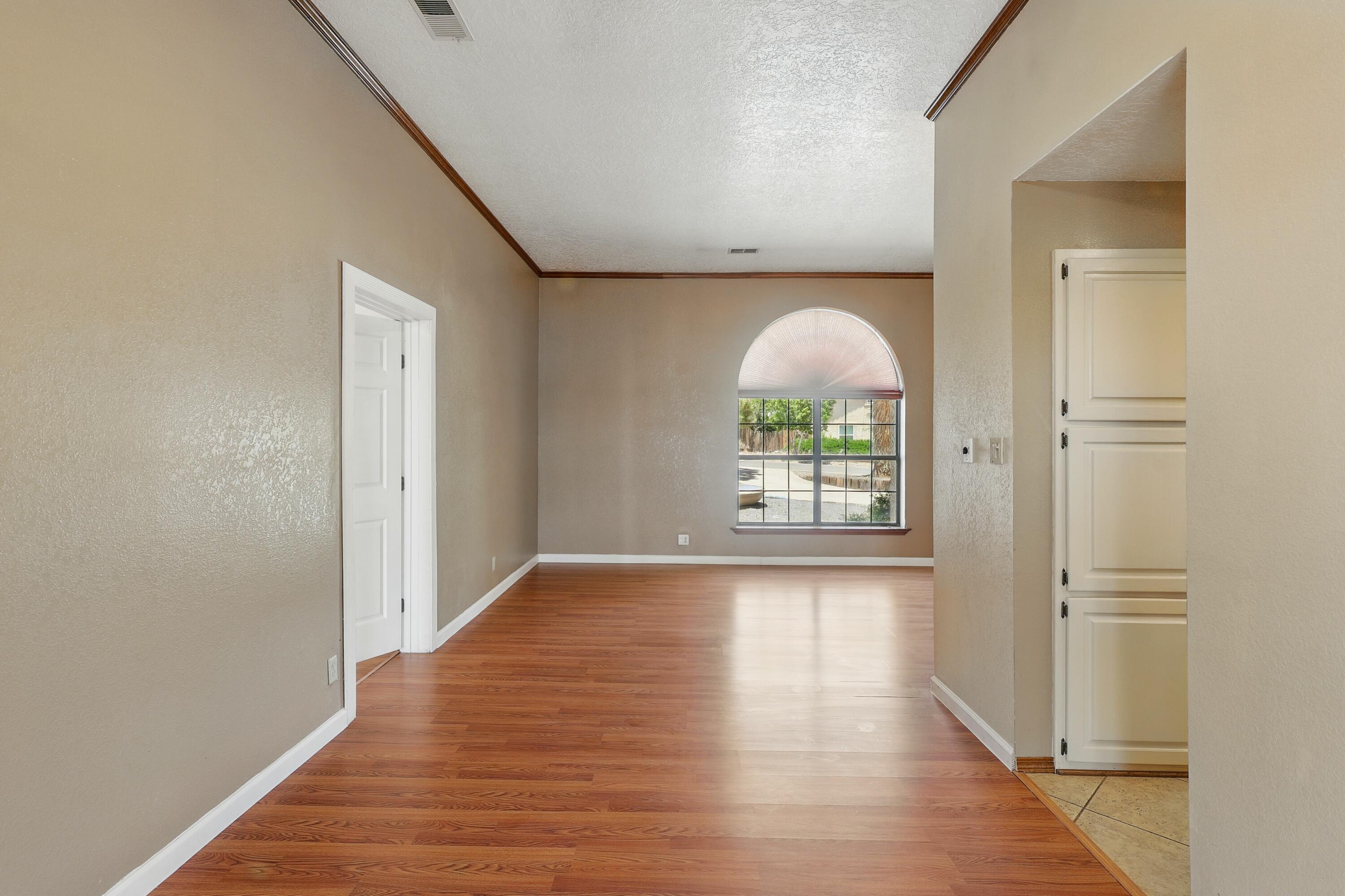 1551 Valley View Drive, Los Lunas, New Mexico image 9