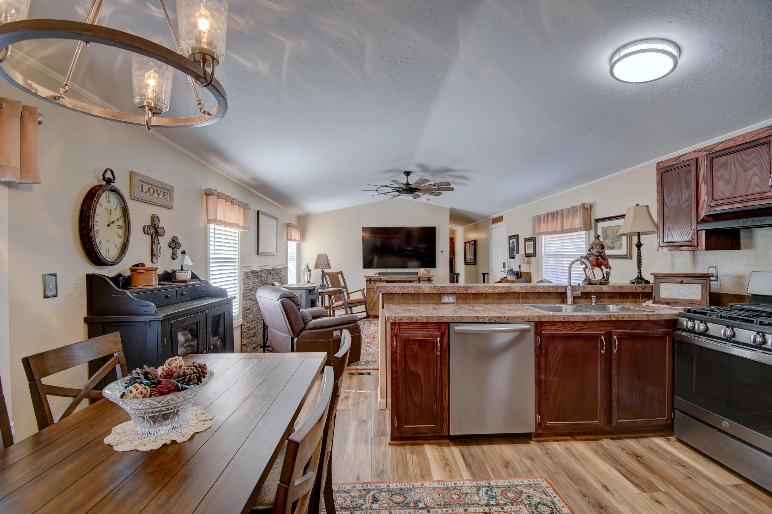 17 Capitan Street, Moriarty, New Mexico image 7