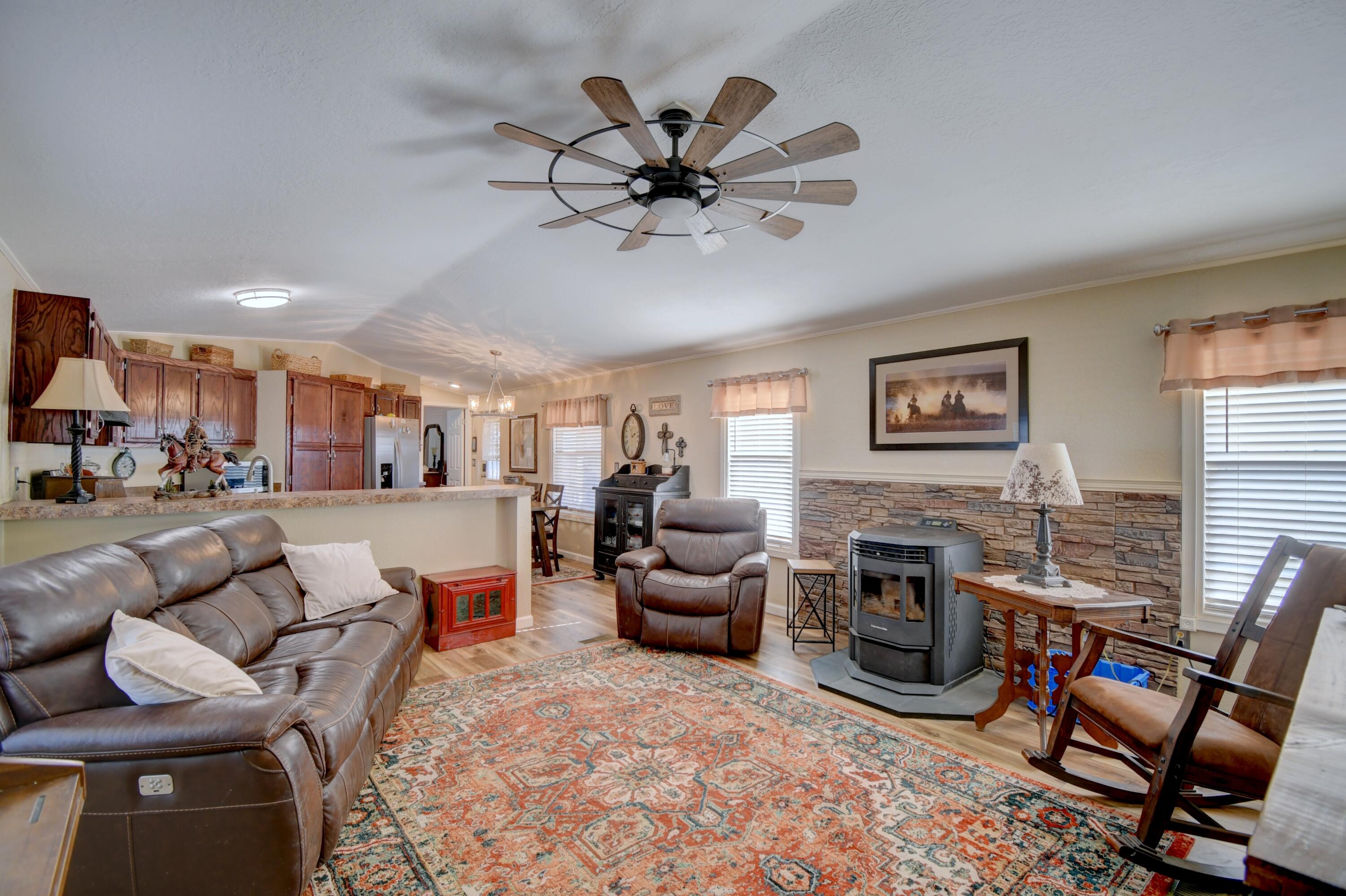17 Capitan Street, Moriarty, New Mexico image 4