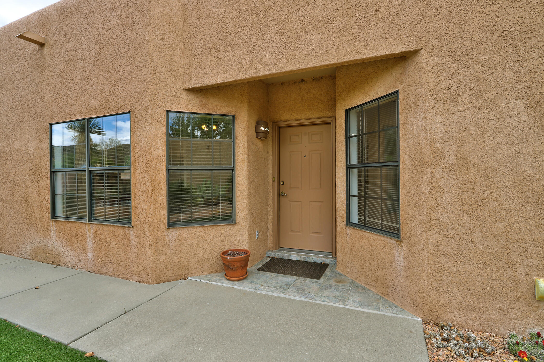 423 Serenity Court SE