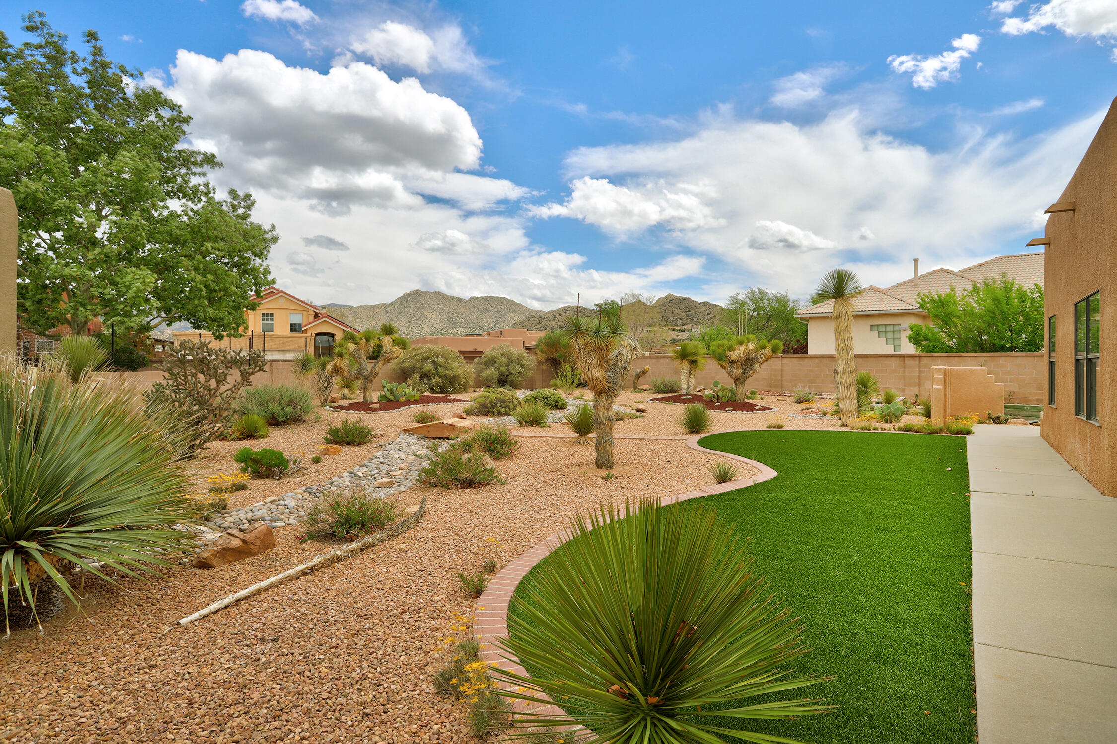 423 Serenity Court SE