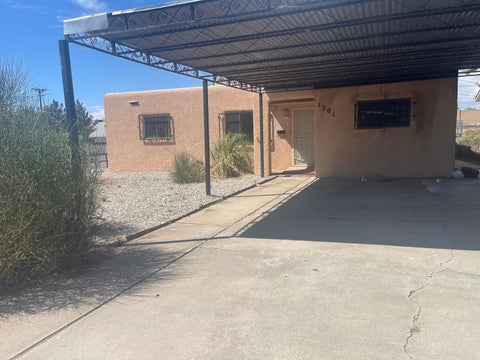 Photo of 1301 Boatright Drive NE, Albuquerque, NM 87112 (MLS # 1111267)
